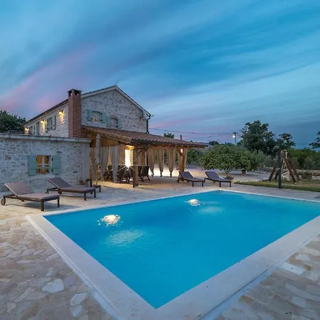 Lovely In With Private Pool *