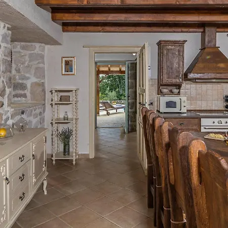 Lovely In With Private Pool