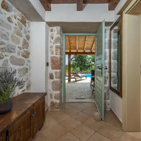 Lovely In With Private Pool